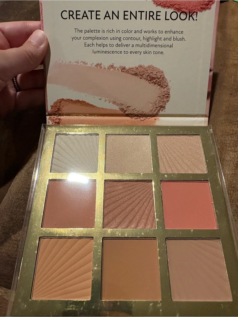 Ellen Tracy Cheek Palette of Highlighter, Blush, & Bronzer